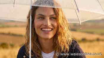 Roman shoppers snap up 'stylish' raincoat as summer brings sunshine and showers