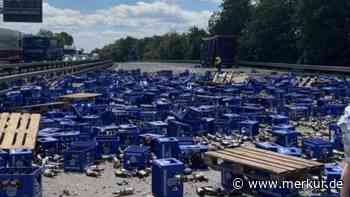 300 Bierkisten auf der A93 – Vollsperrung beim Kreuz Regensburg