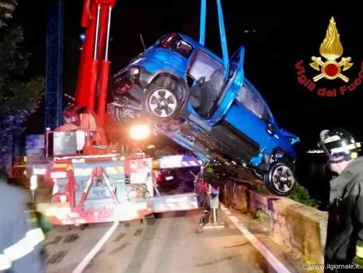 Marocchino ubriaco provoca incidente e fugge: auto finisce nel lago di Como, muore 37enne, tre feriti