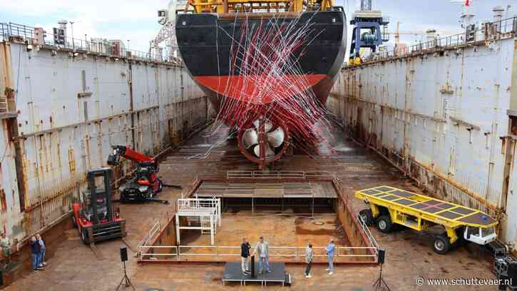Scheepswerf Reimerswaal viert jubileum en ingebruikname drijvend droogdok