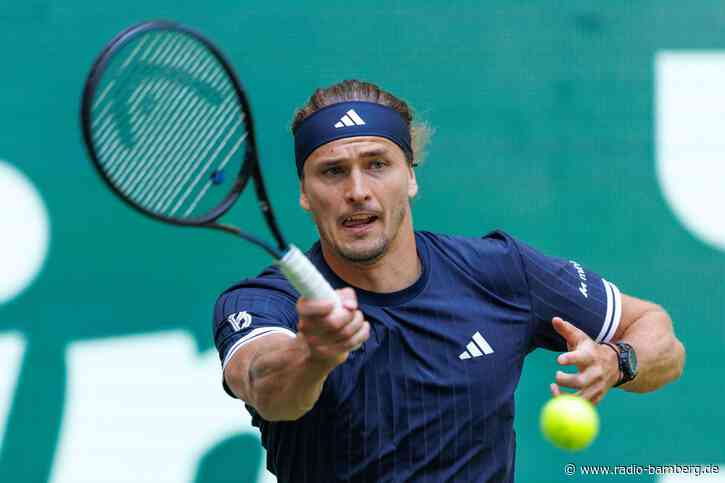 Rasenauftakt mit Problemen: Zverev in Halle im Achtelfinale