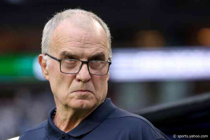 Uruguay boss Marcelo Bielsa defends unusual World Cup photo: ‘I’m not a model’