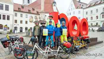 MUT-Tour macht Halt in Freising: Radler fahren 4100 Kilometer und setzen Zeichen für psychische Gesundheit