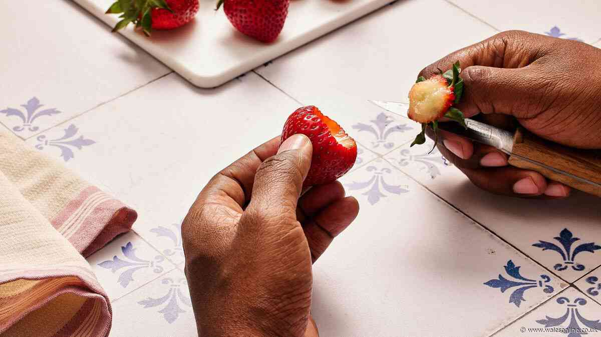 Stop throwing away strawberry tops, adding 1 ingredient makes them delicious
