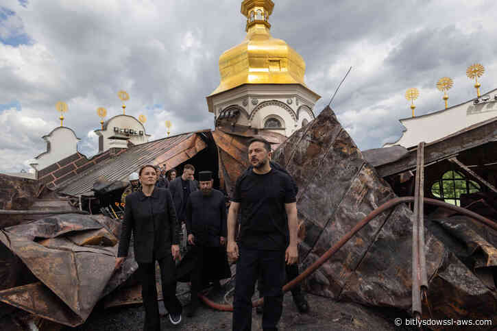 Rusia recrudece su guerra a los museos y golpea en un día cinco símbolos del patrimonio cultural ucraniano