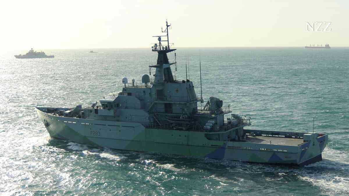 Russische Fregatte gibt im Ärmelkanal einen Warnschuss auf eine Jacht ab
