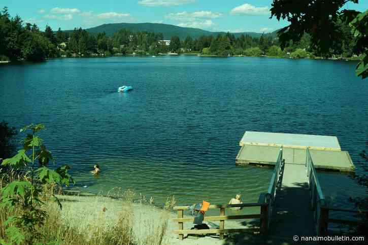 Island Health issues water warnings for Greater Victoria beaches