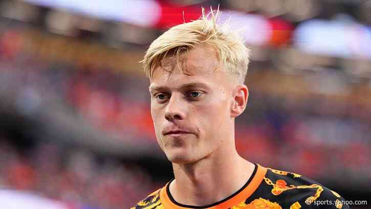 Spurs agree £52m Van Hecke deal with Brighton