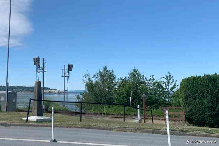 U.S.-Canada border barriers cause concern on Surrey, White Rock social media