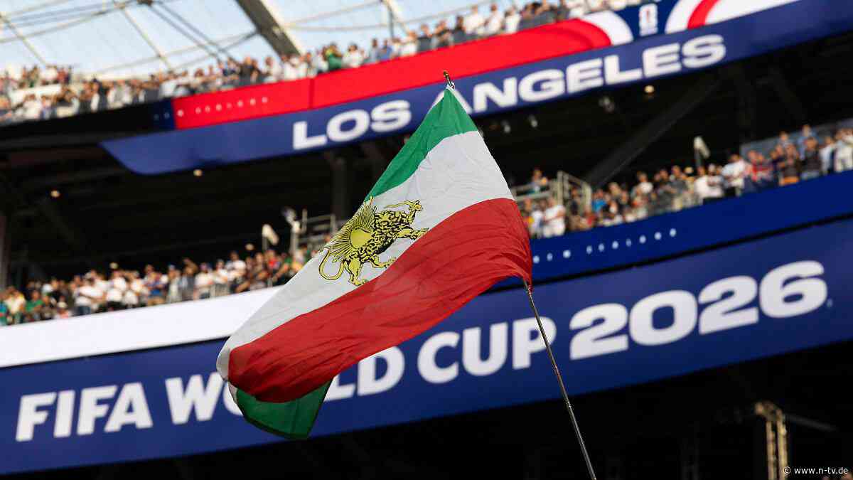 Pfiffe und Flaggen: Iranischen Fans droht Wut des Regimes