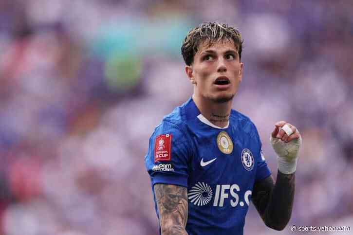 Chelsea offering Garnacho on loan to Roma