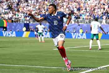 Mbappé comandó a la favorita Francia sobre Senegal con un doblete