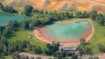 Child's death in Medicine Hat prompts citywide pool shutdowns