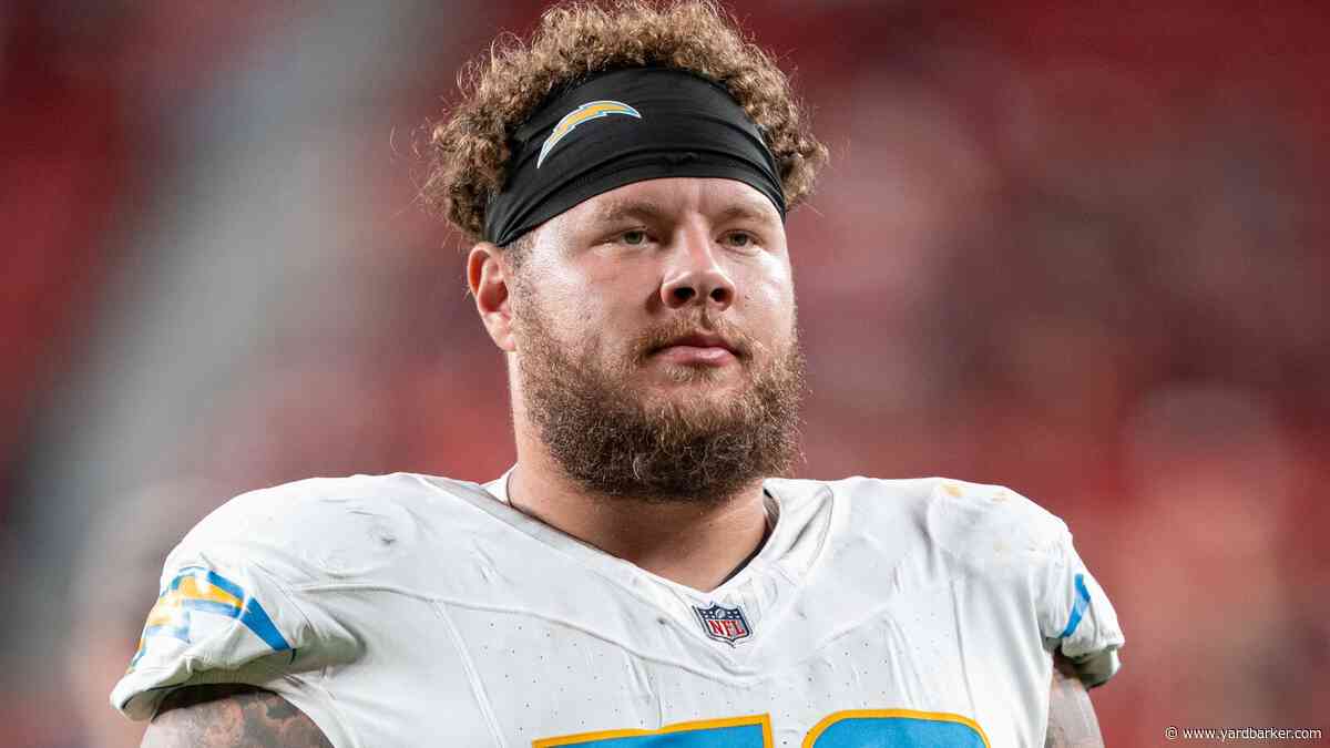 Titans Sign C Andre James