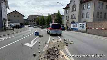 Bizarre Szenen in der Schweiz: Passanten stoppen nackte Autofahrerin nach Unfall-Serie