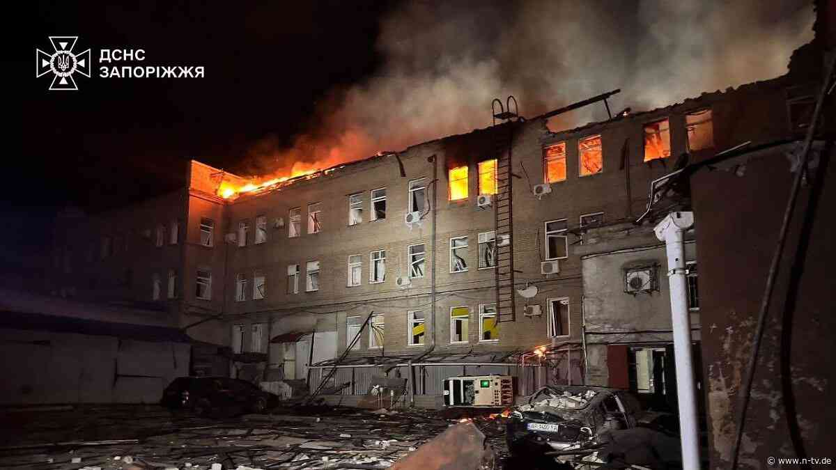 Ukrainer melden Dutzende Drohnen: Mann stirbt bei schweren russischen Luftangriffen auf Saporischschja