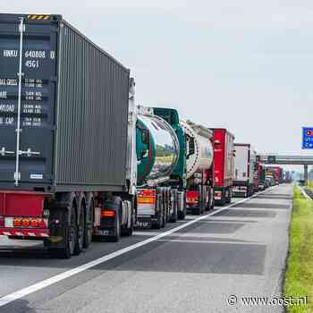 Lange file op A28 door kapotte vrachtwagen