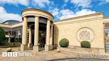 River City actor Iain Robertson dragged woman by hair, court hears