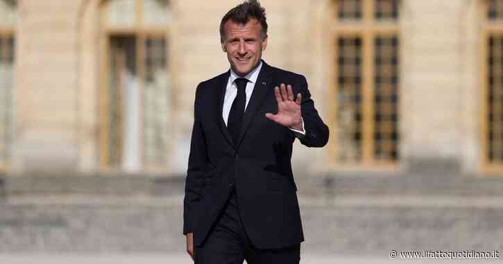 Cena a Versailles, l’invito in pompa magna di Macron a Trump per provare a sedurlo. Le opposizioni: “Leccapiedi”
