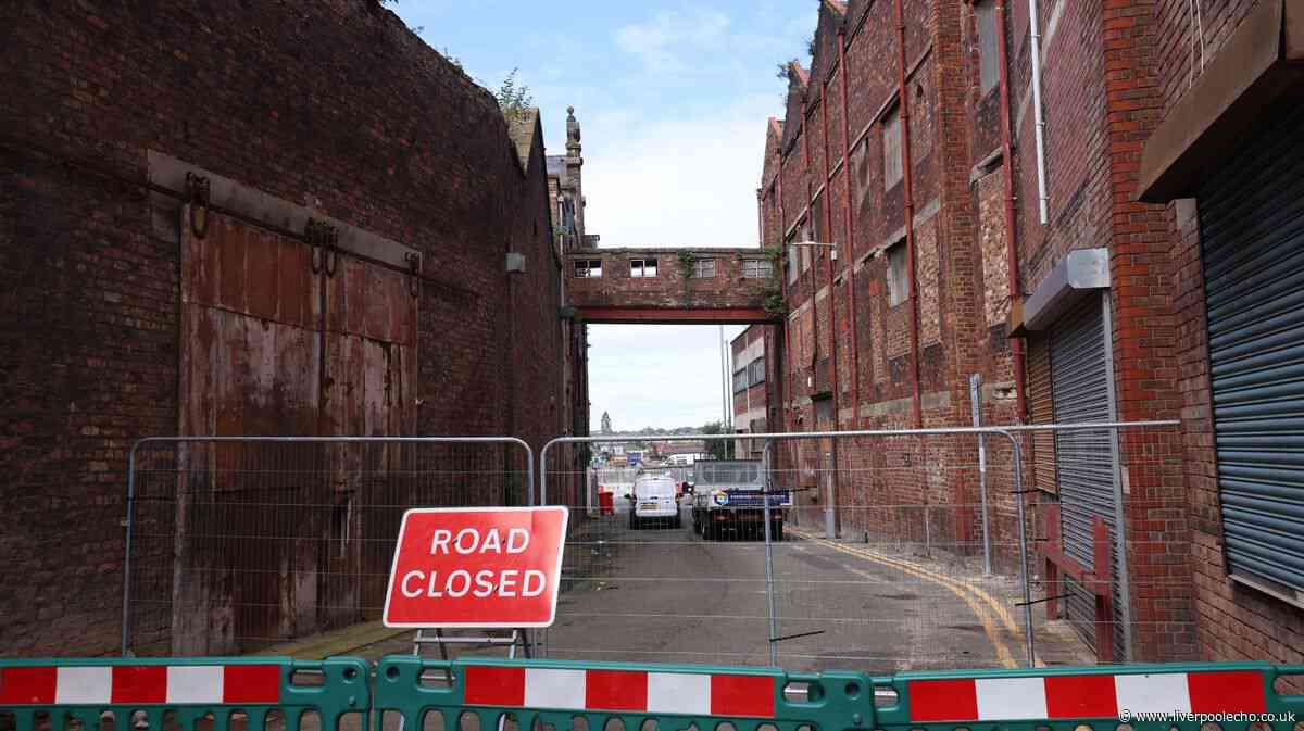 'Urgent' road closures set up around collapsing building on edge of Liverpool city centre