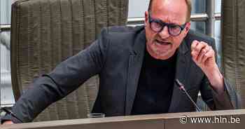 “We zouden het beter aftrappen!”: fel debat in parlement, meerderheid en oppositie clashen over leerlingenvervoer