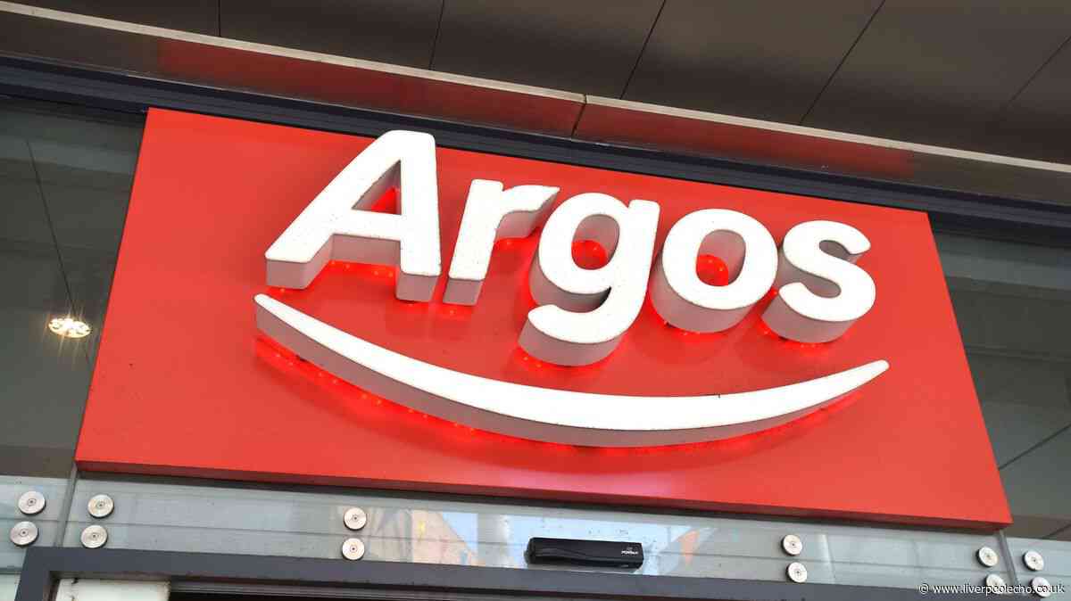 Argos shoppers race to nab 'beautiful' reduced garden parasol