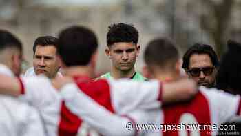 Van der Wijst tekent eerste profcontract bij Ajax; doelman ligt tot medio 2029 vast