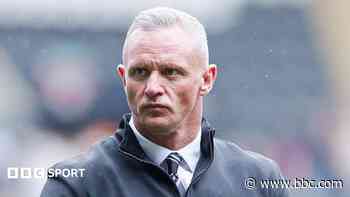 Ex-Swansea and Wrexham forward Trundle joins Cwmbran Town
