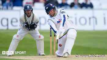 Yorkshire push for victory against Warwickshire