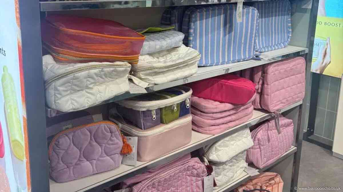 M&S shoppers can nab 'exceptional' travel bag set for less than £7