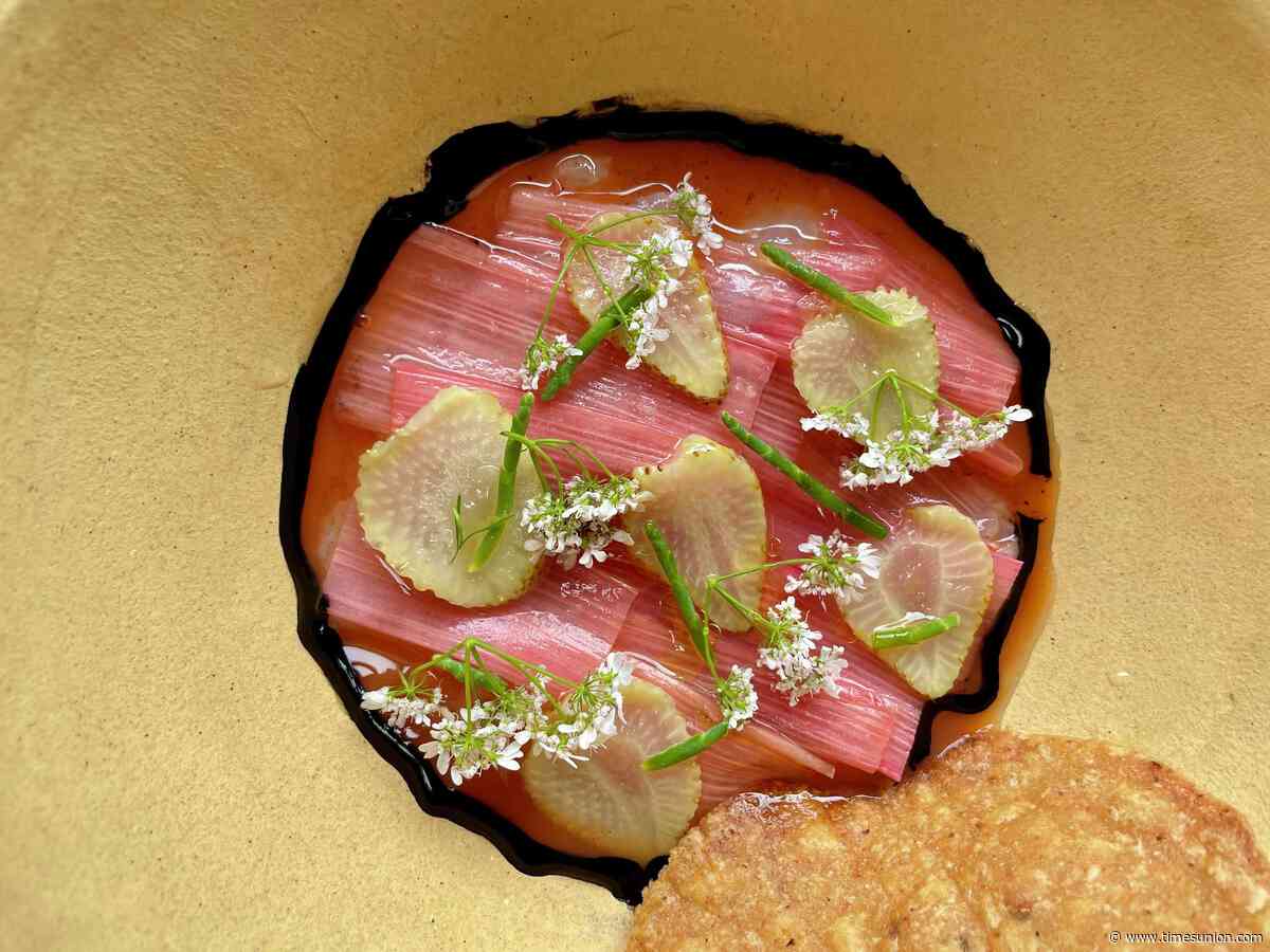 Celebrated chef Efrén Hernández’s coastal Mexican restaurant opens Thursday