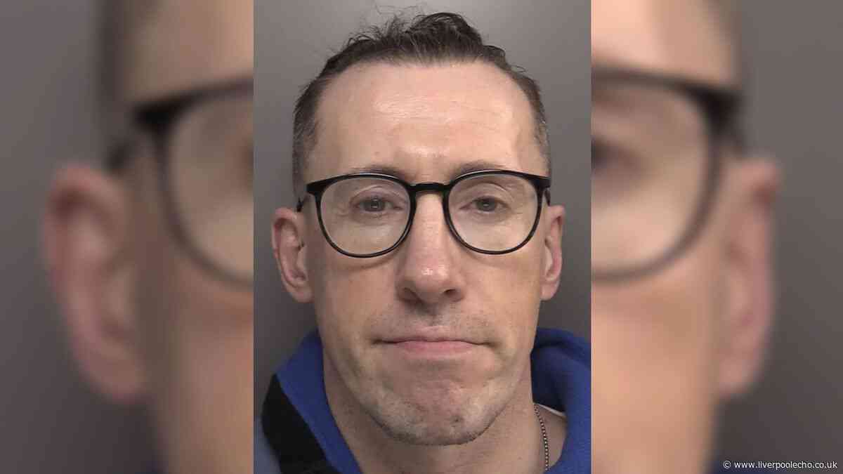 Convicted paedophile dressed up as elf at Santa's grotto