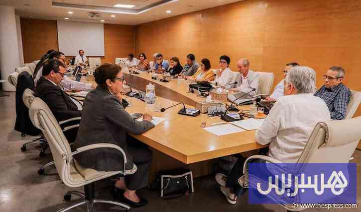 "قيادة الكتاب" تتداول في المستجدات
