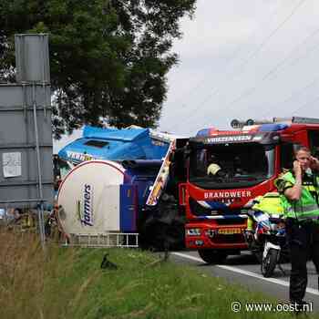 Ernstig ongeval met drie vrachtwagens op N36: militairen verlenen eerste hulp