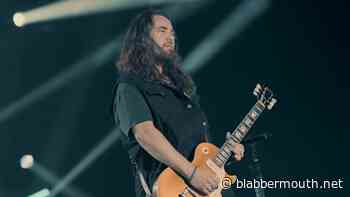 HALESTORM's JOE HOTTINGER On Not Using Backing Tracks During Live Shows: 'To Me, Rock And Roll Is Supposed To Be A Little Dangerous'