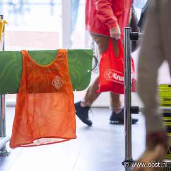 Crisis of niet: waarom we tóch zwichten voor de 'spuuglelijke' WK-gadgets