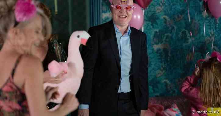 Cheating love rat Max has his eye on Linda yet again in EastEnders