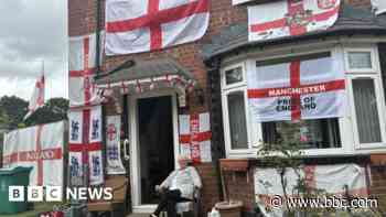 Great-gran's England-themed home wows neighbours