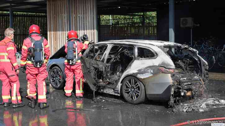 Elektrische auto volledig uitgebrand aan Lubeckweg in Groningen