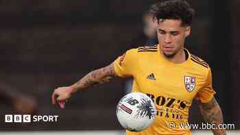 Kidderminster sign striker Walker from Braintree