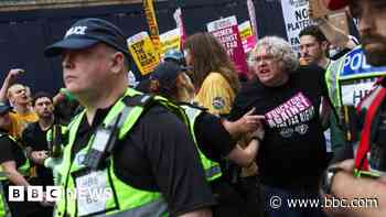 Protest takes place over Oxford Union Robinson debate