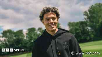 Cambridge United sign winger Heath from Everton