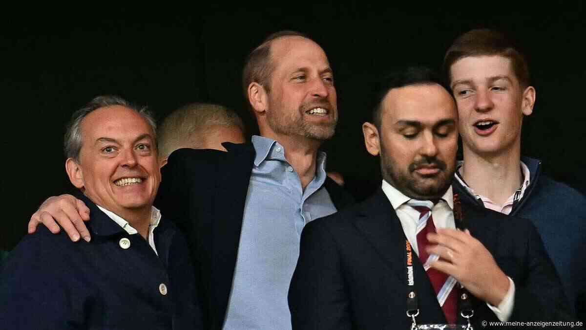 Auf ein Bier in die Kabine: Warum Prinz William beim Fußball alle royalen Regeln vergisst