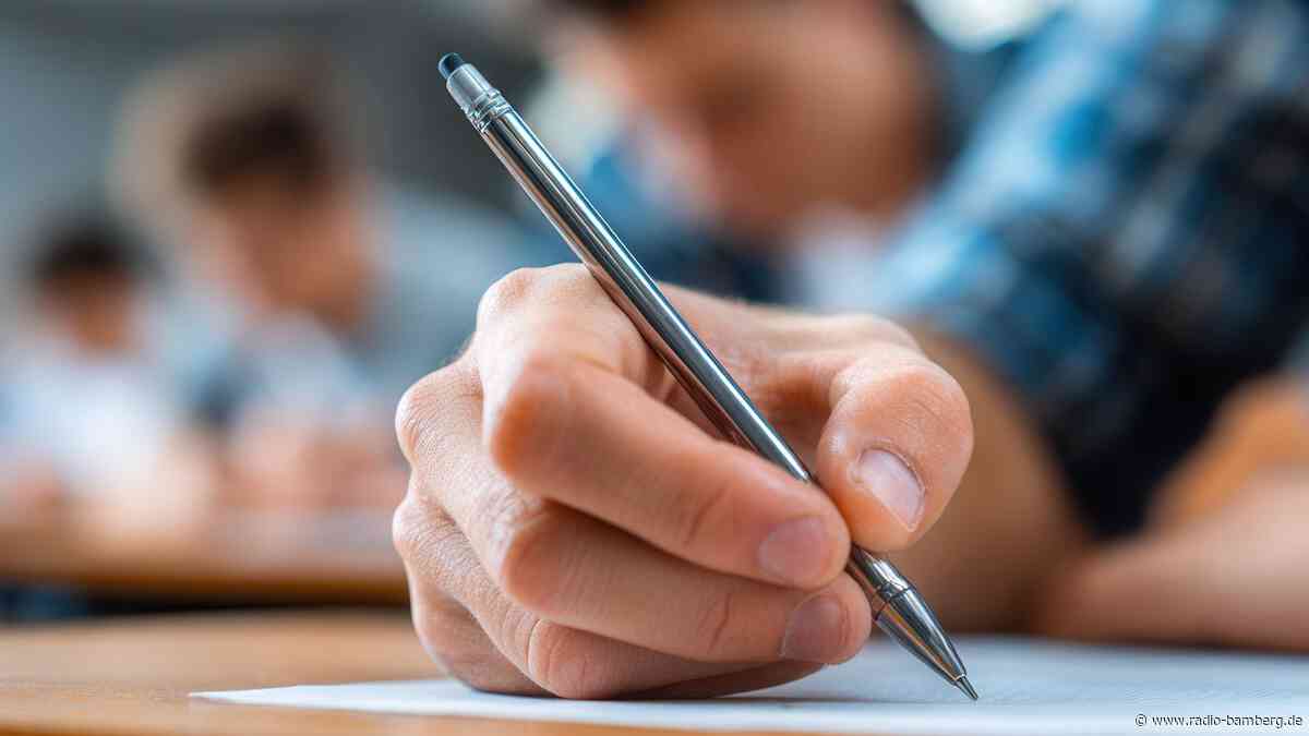 Start der Abschlussprüfungen an den Wirtschaftsschulen