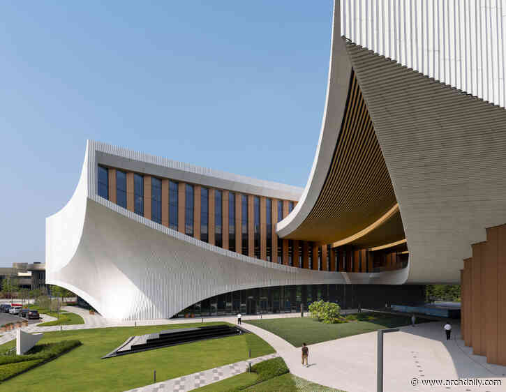 ZHA's Songshan Lake Exhibition and Performance Center Opens in Dongguanm, China