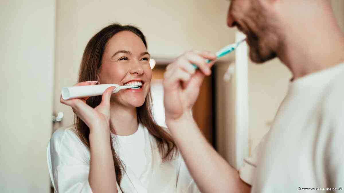 Dentist finally settles 'before or after' morning brushing debate