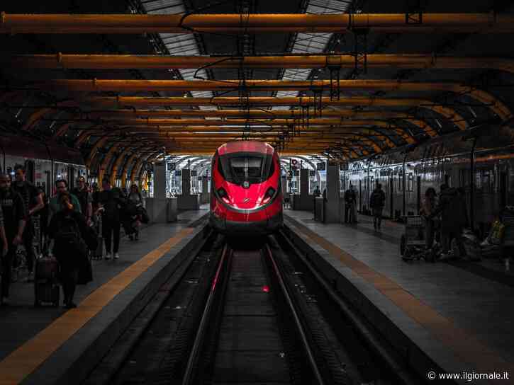 "Furto di cavi". Alta velocità in tilt lungo la tratta Roma-Napoli, ritardi fino a 90 minuti