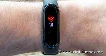 Fitness trackers and smartphone apps help heart disease patients stay active, study finds