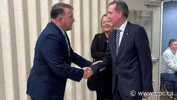 Splits emerge among caucus, ex-premiers over PC leadership race