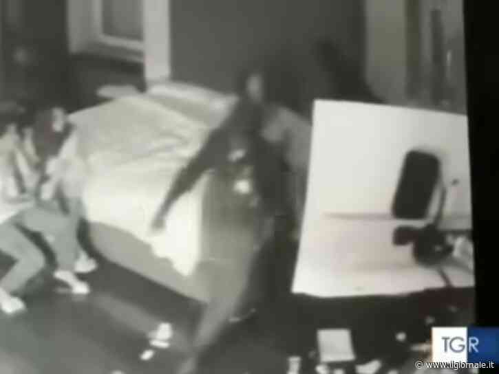 Terrore in villa: l'imprenditrice sequestrata e minacciata in casa sua. E i ladri rubano beni per 600mila euro